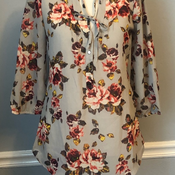 🌸3/$15 Princess Vera Wang Crepe Tunic - Picture 1 of 10
